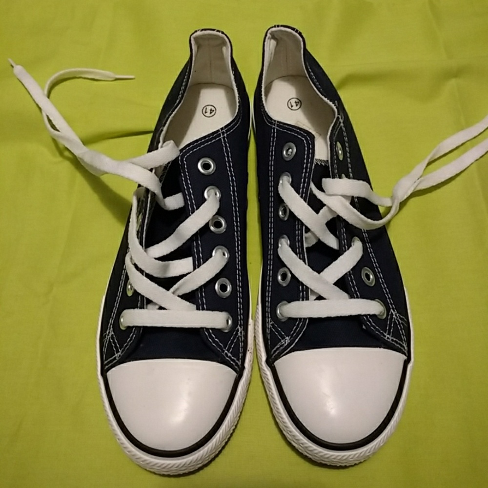 Canvas Tennis Shoes